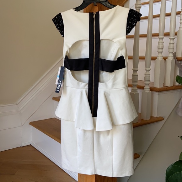 XOXO WHITE AND BLACK PEPLUM FORMAL DRESS - Picture 4 of 8